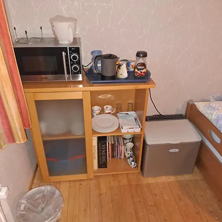 Appartamento Gaestezimmer Tobias Fuer Radtouristen, Geschaeftsreisende Und Monteure Im Ersten Obergeschoss *