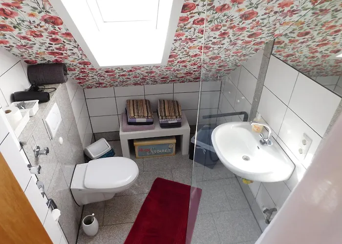 Gaestezimmer Tobias Fuer Radtouristen, Geschaeftsreisende Und Monteure Im 1og *